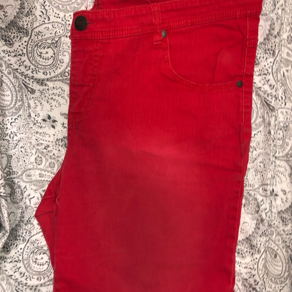 Shorts - Picture 2 of 3